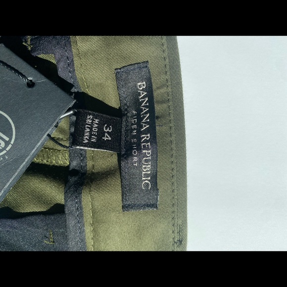 Banana Republic Core Temp 9” Aiden Short - Picture 6 of 8